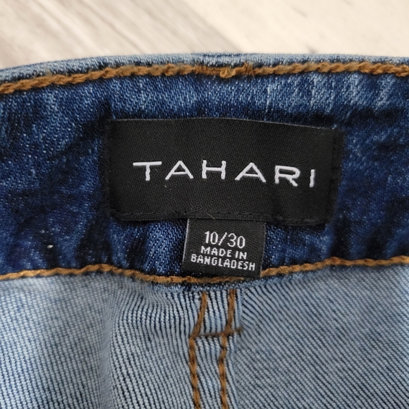 NWT Tahari Classic Skinny Kelly Jeans (size 10 / 30) - Picture 4 of 14